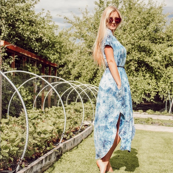 Dresses & Skirts - Short sleeved dress